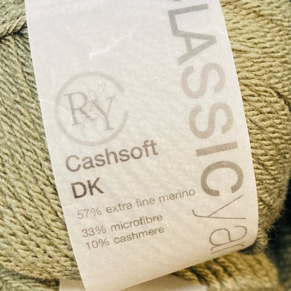 12 Skeins NWT! Rowan RYC Cashsoft DK Classic 57% Merino Wool 10% Cashmere Bundle - Picture 3 of 9